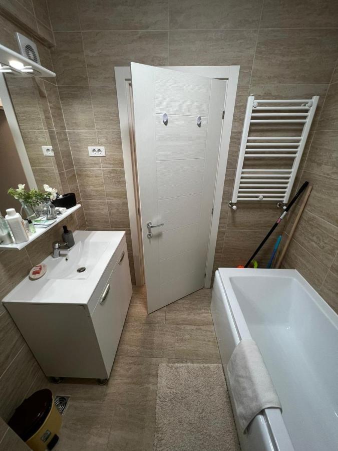 Chic Apartament Complex Inamstro Iasi Eksteriør bilde